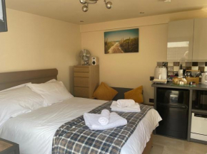 Auntie Bett's - Cosy double ensuite room with mini kitchen